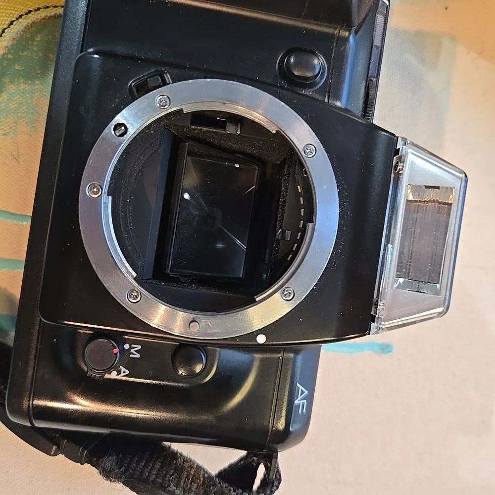 VTG Nikon N4004 SLR Film Camera Decision Master System Japan 35mm AF QD Strap‎